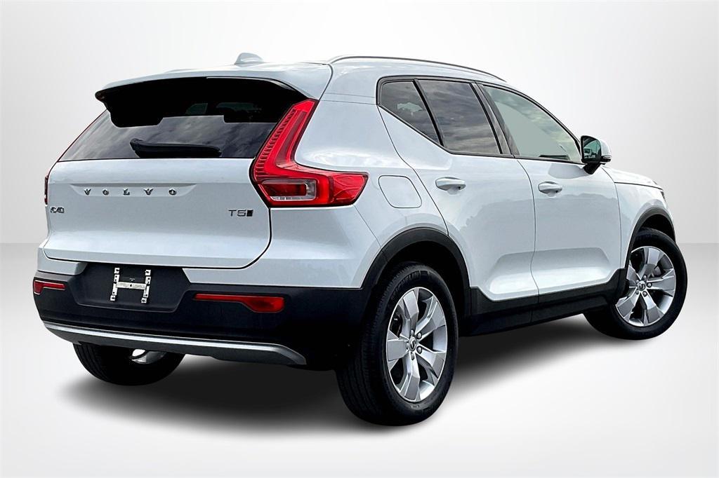 used 2021 Volvo XC40 car, priced at $23,559