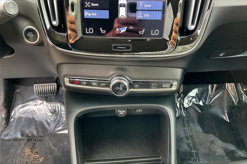 used 2021 Volvo XC40 car, priced at $23,559