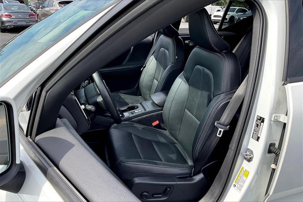 used 2021 Volvo XC40 car, priced at $23,559