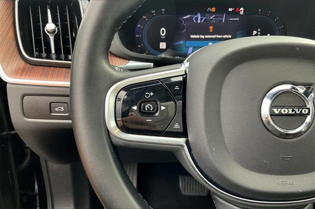 used 2023 Volvo XC60 car, priced at $29,287
