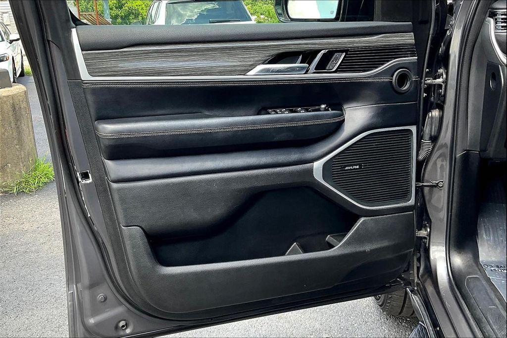 used 2022 Jeep Wagoneer car, priced at $35,987