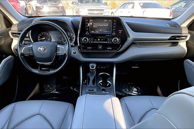 used 2021 Toyota Highlander car, priced at $31,672