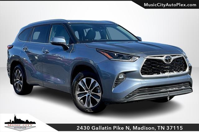 used 2021 Toyota Highlander car, priced at $31,672