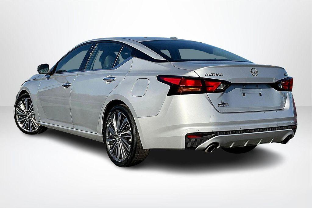 used 2023 Nissan Altima car, priced at $23,625