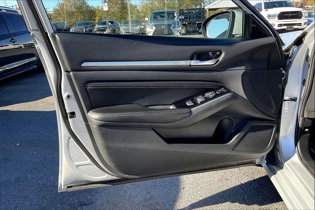 used 2023 Nissan Altima car, priced at $23,625