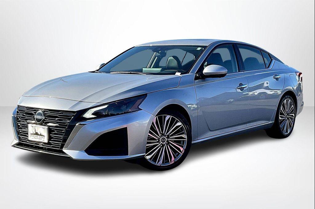 used 2023 Nissan Altima car, priced at $23,625