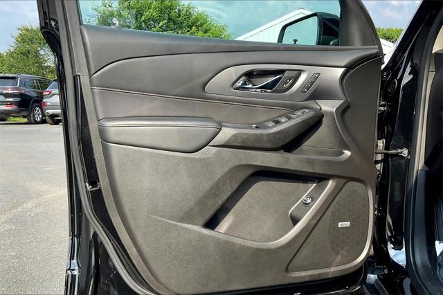 used 2021 Chevrolet Traverse car, priced at $30,116
