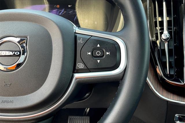 used 2022 Volvo XC60 car, priced at $29,987