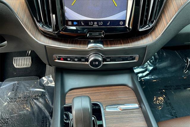 used 2022 Volvo XC60 car, priced at $29,987