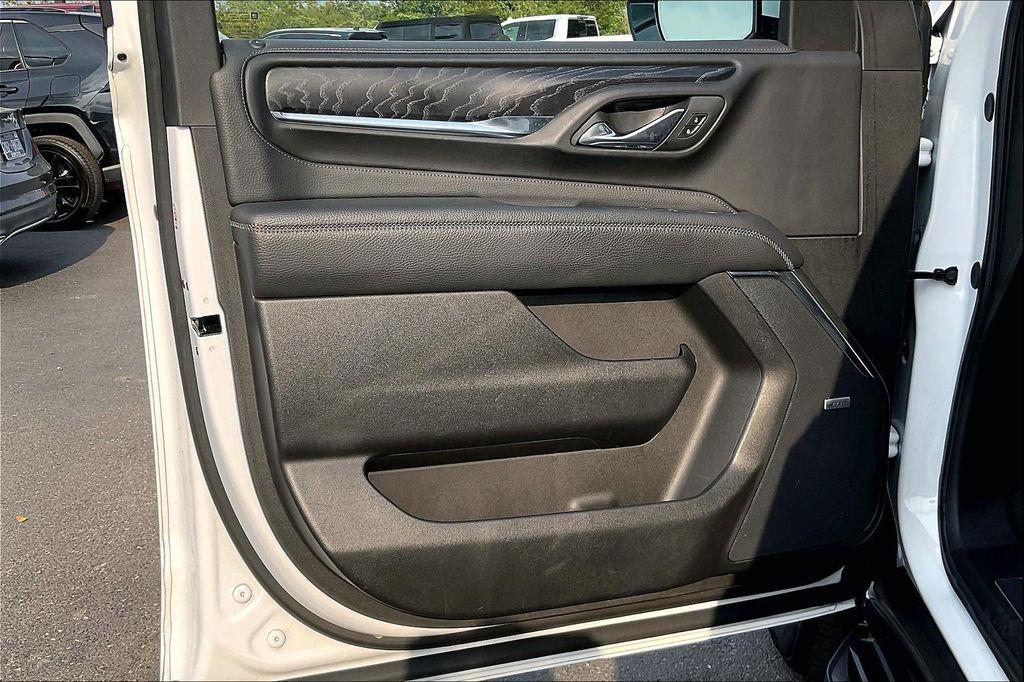 used 2024 GMC Yukon car, priced at $61,987