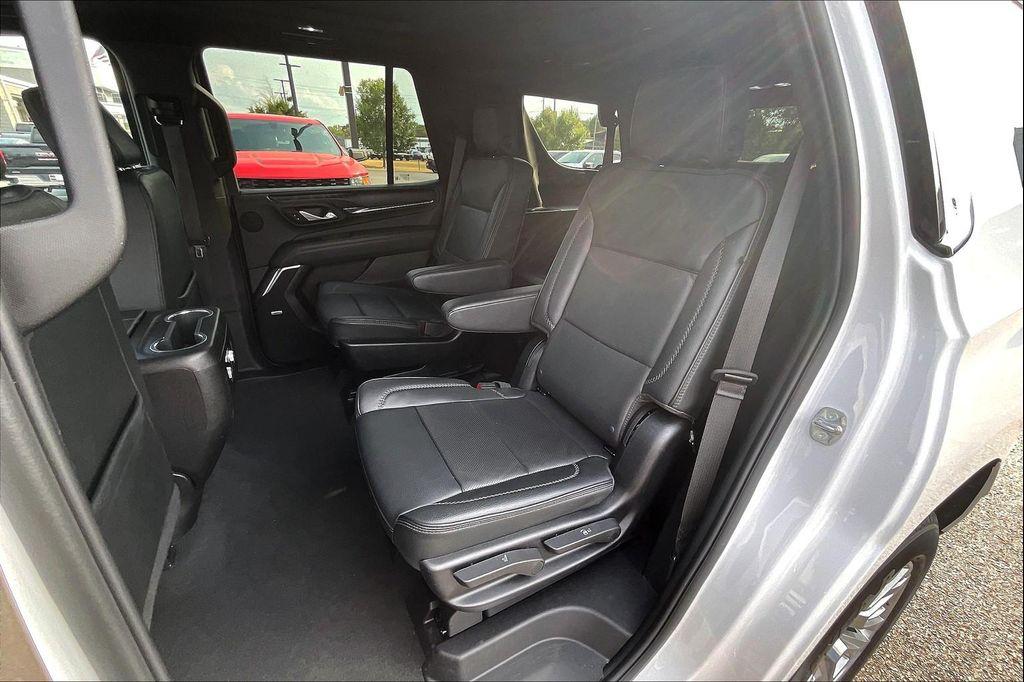 used 2024 GMC Yukon car, priced at $61,987