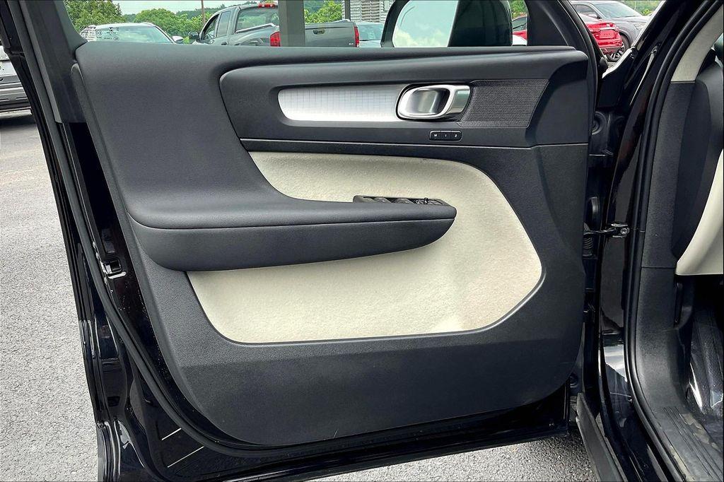 used 2022 Volvo XC40 car, priced at $21,628
