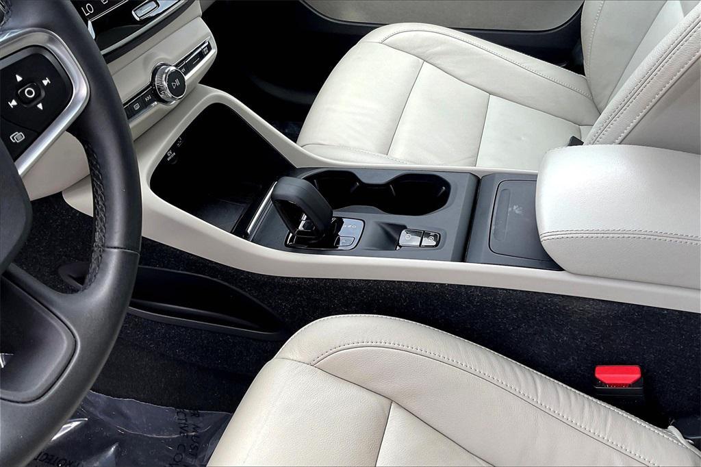 used 2022 Volvo XC40 car, priced at $22,297