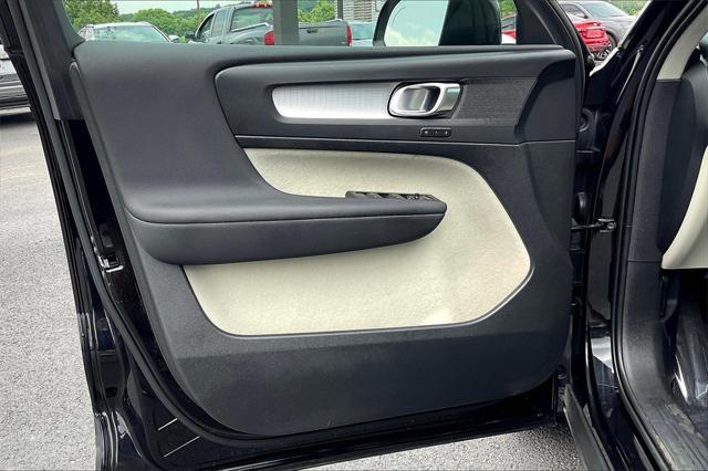 used 2022 Volvo XC40 car, priced at $23,329