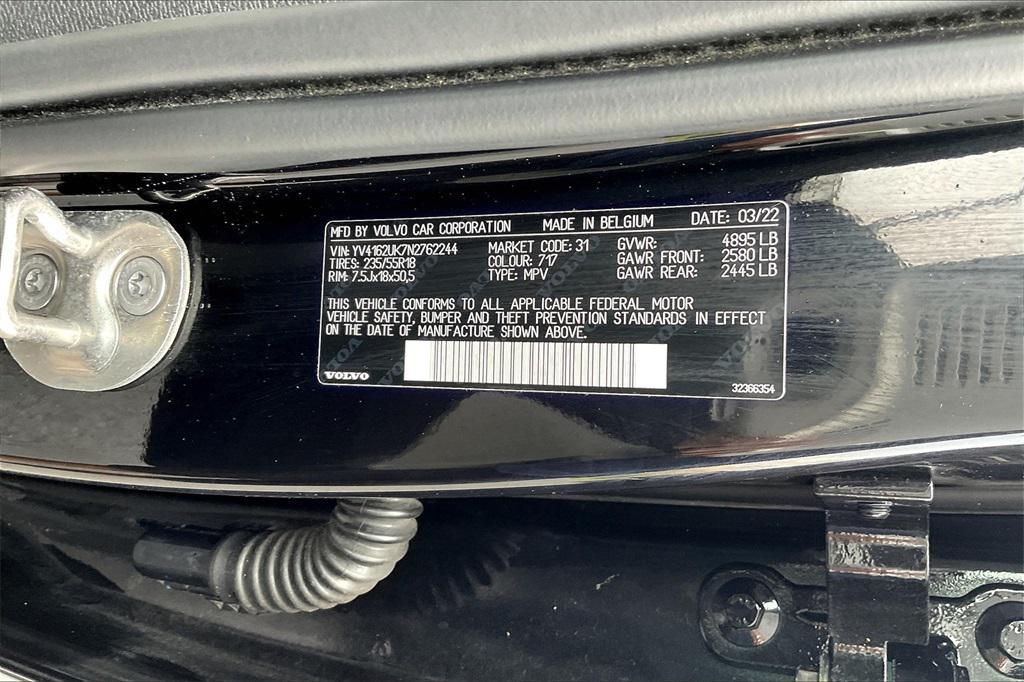 used 2022 Volvo XC40 car, priced at $22,297