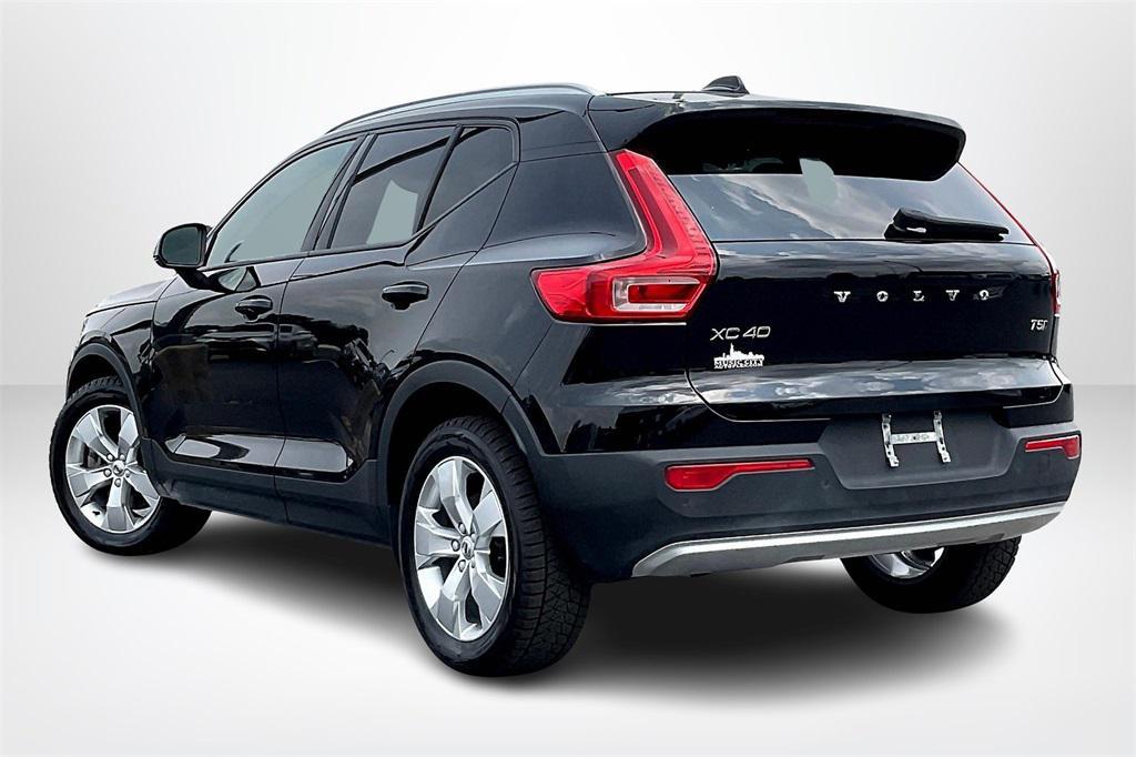 used 2022 Volvo XC40 car, priced at $22,297
