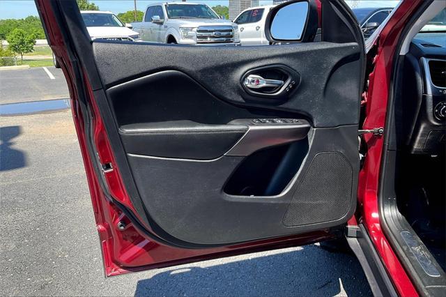 used 2019 Jeep Cherokee car, priced at $18,987