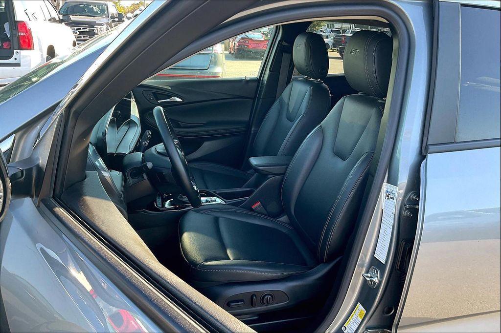 used 2024 Buick Encore GX car, priced at $21,125