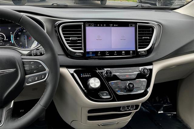 used 2023 Chrysler Pacifica car, priced at $23,556