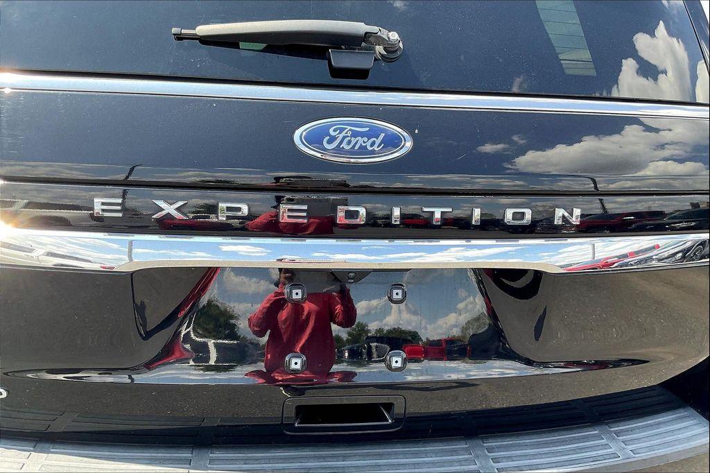 used 2022 Ford Expedition car, priced at $44,271