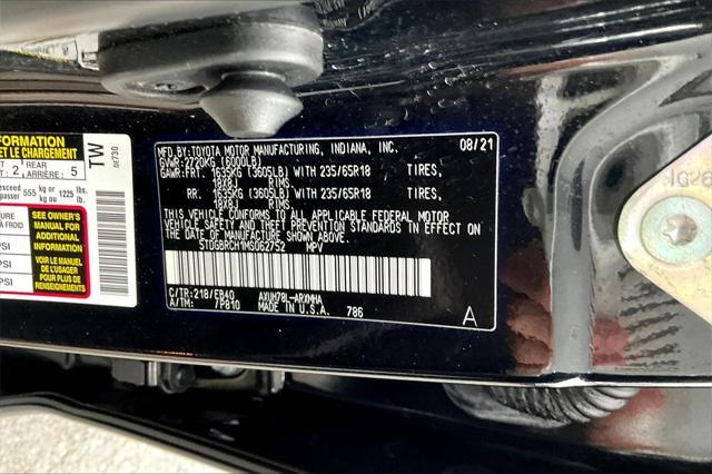 used 2021 Toyota Highlander Hybrid car, priced at $28,353