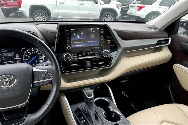 used 2021 Toyota Highlander Hybrid car, priced at $28,353