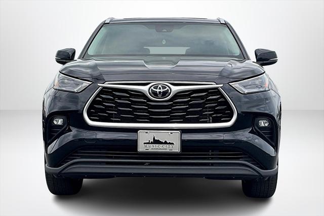 used 2022 Toyota Highlander car, priced at $33,872