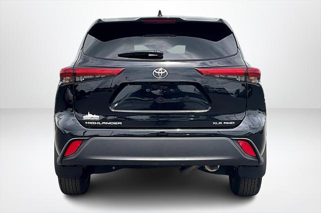 used 2022 Toyota Highlander car, priced at $33,872