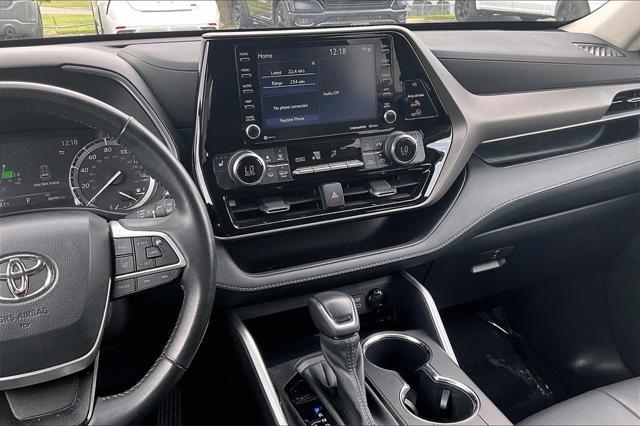 used 2022 Toyota Highlander car, priced at $33,872