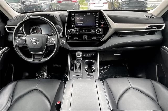used 2022 Toyota Highlander car, priced at $33,872
