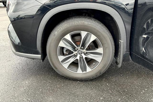 used 2022 Toyota Highlander car
