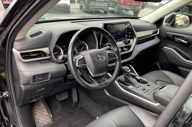 used 2022 Toyota Highlander car