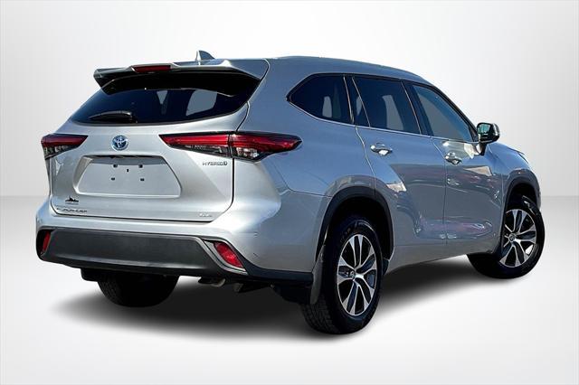 used 2022 Toyota Highlander Hybrid car, priced at $32,579