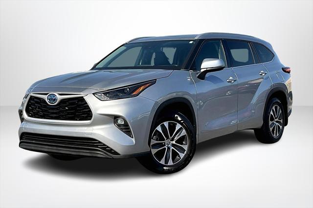 used 2022 Toyota Highlander Hybrid car, priced at $32,579