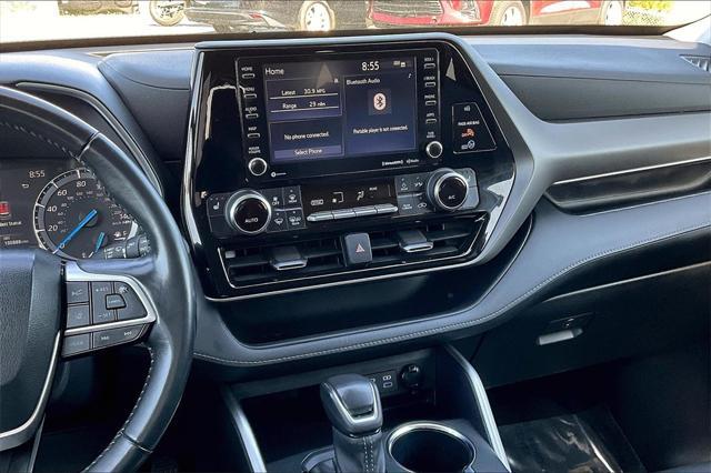 used 2022 Toyota Highlander Hybrid car, priced at $32,579