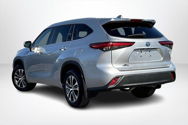 used 2022 Toyota Highlander Hybrid car, priced at $32,579