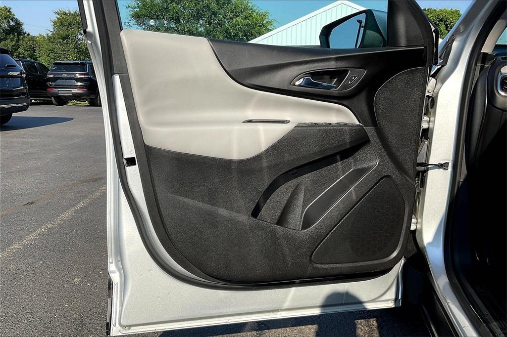 used 2022 Chevrolet Equinox car, priced at $18,593