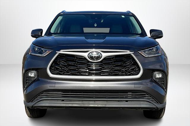 used 2021 Toyota Highlander car, priced at $29,938