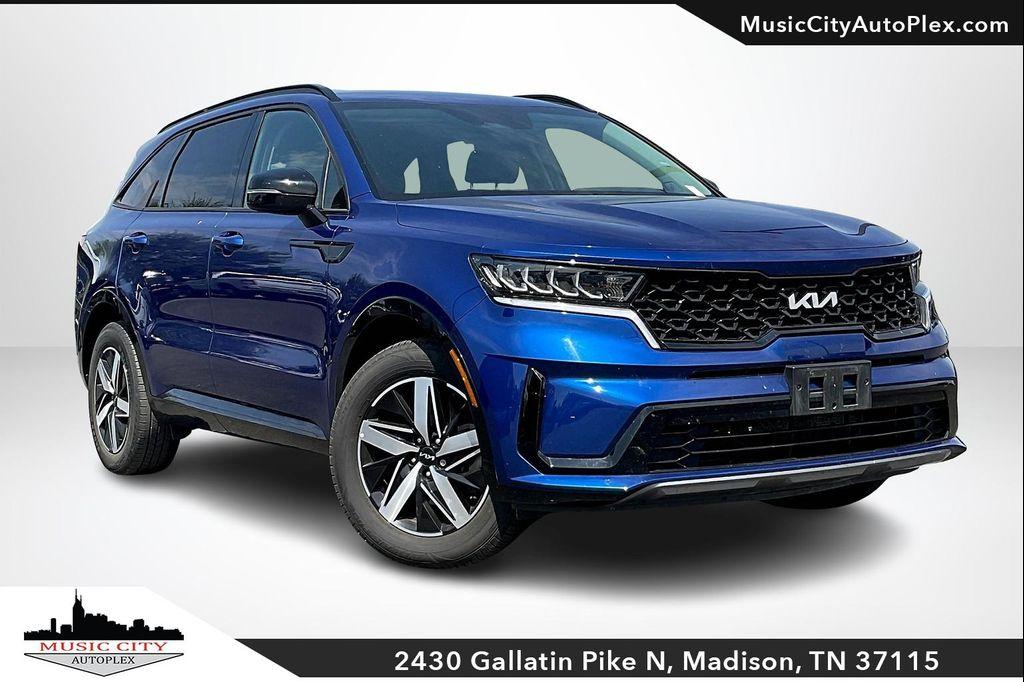used 2023 Kia Sorento car, priced at $25,901