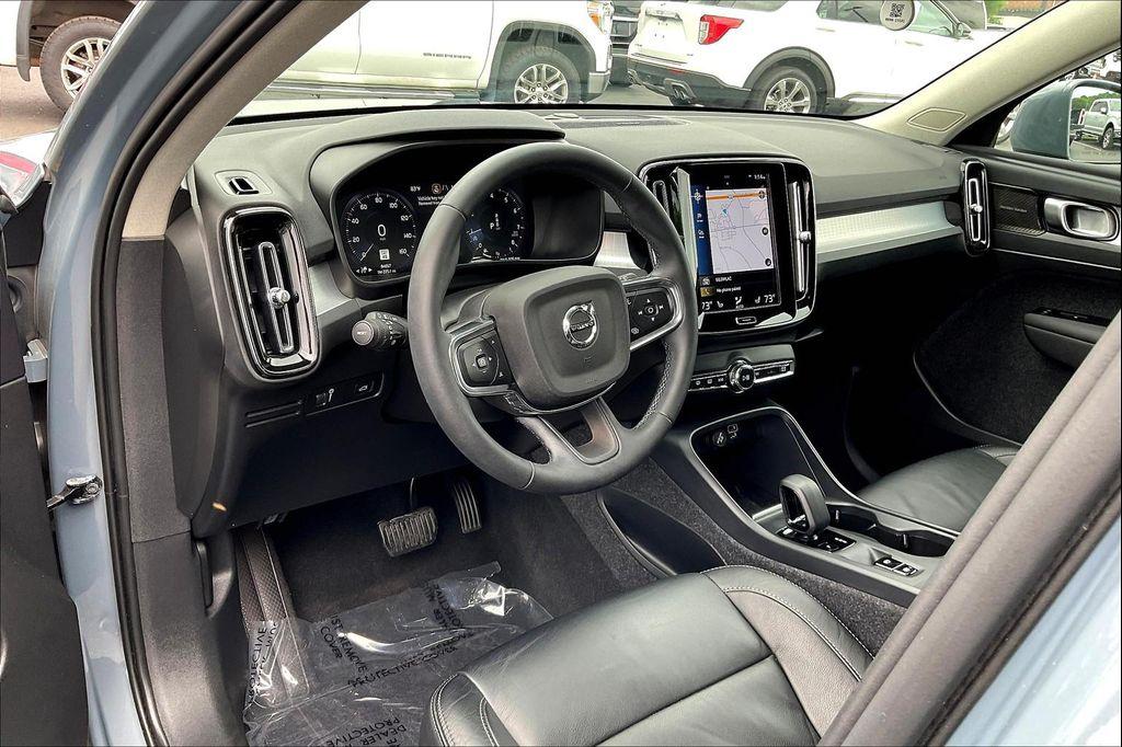 used 2022 Volvo XC40 car, priced at $21,727