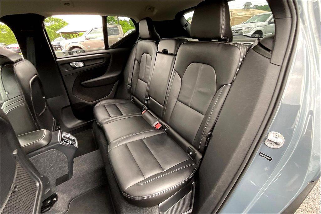 used 2022 Volvo XC40 car, priced at $21,727