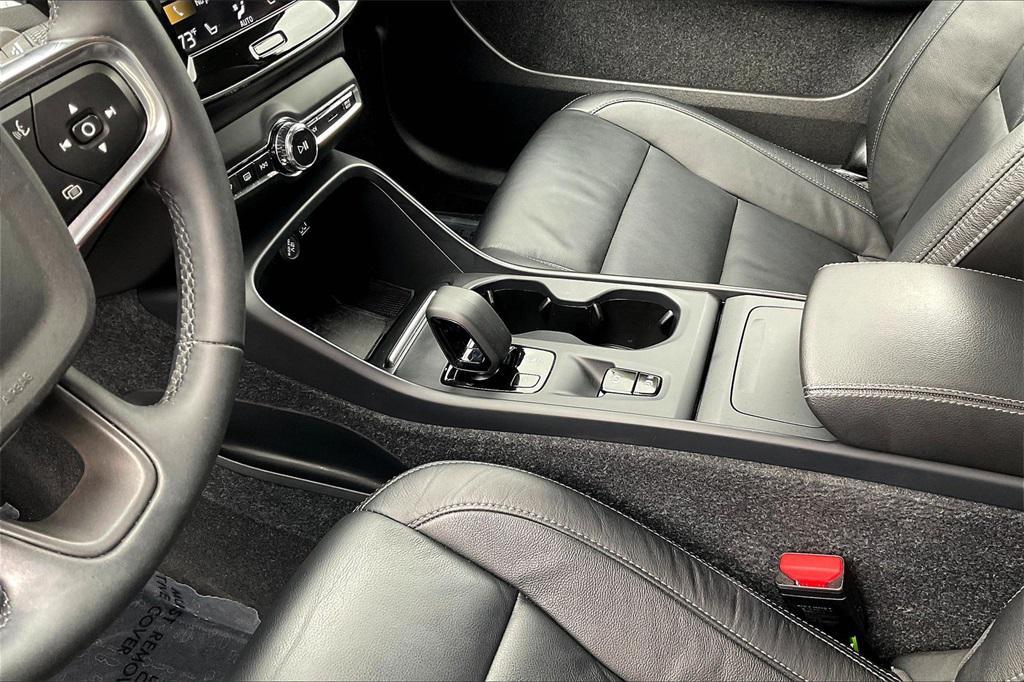 used 2022 Volvo XC40 car, priced at $21,986