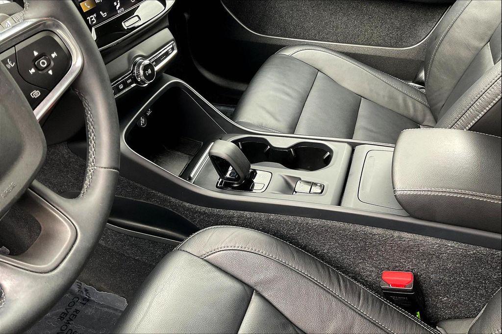 used 2022 Volvo XC40 car, priced at $21,727