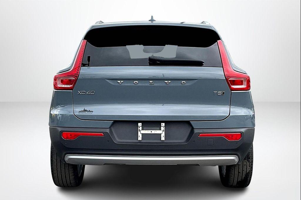used 2022 Volvo XC40 car, priced at $21,727