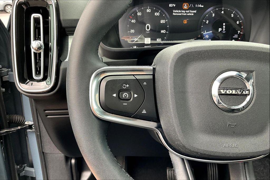 used 2022 Volvo XC40 car, priced at $21,727