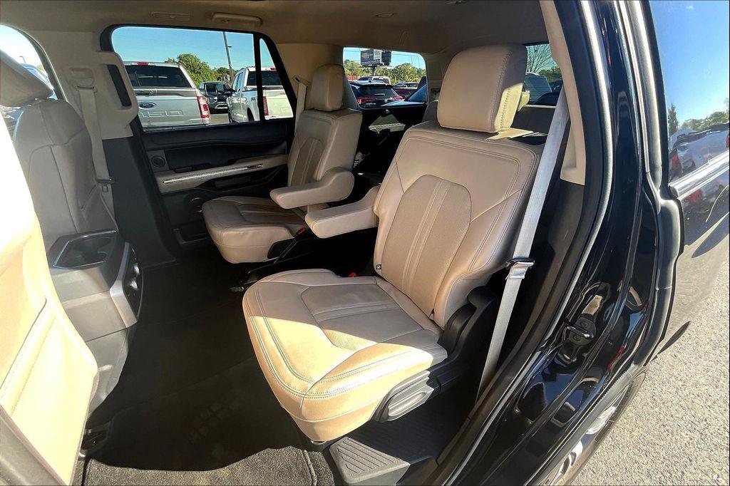 used 2023 Ford Expedition car, priced at $42,299