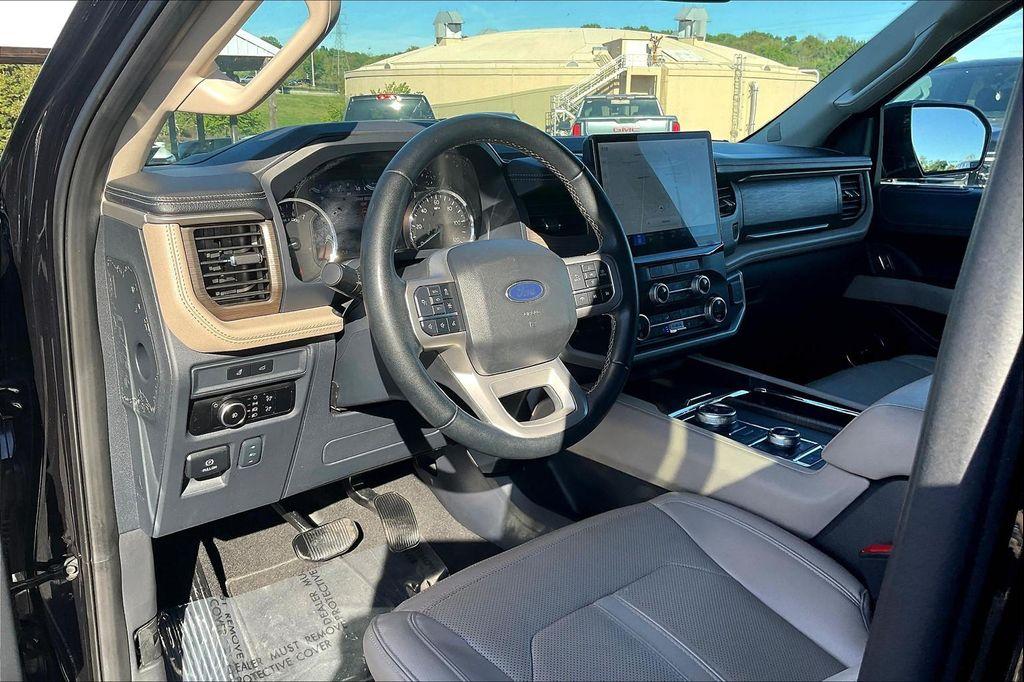 used 2023 Ford Expedition car, priced at $42,299