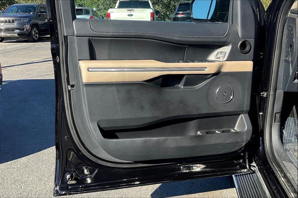 used 2023 Ford Expedition car, priced at $42,299