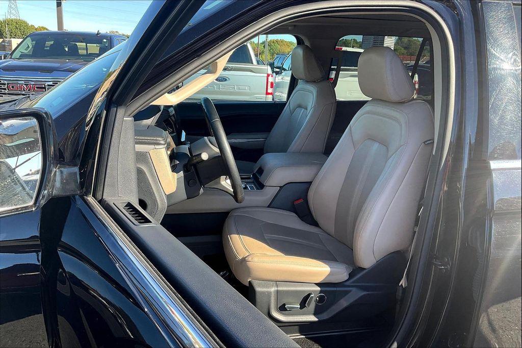 used 2023 Ford Expedition car, priced at $42,299