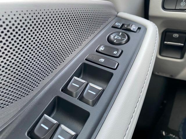 new 2025 Acura MDX car, priced at $60,150